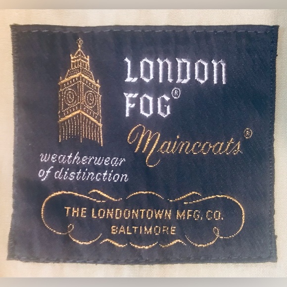 Timeless, size 16 London Fog belt less trench coat. Vintage, mint condition. - Picture 5 of 6